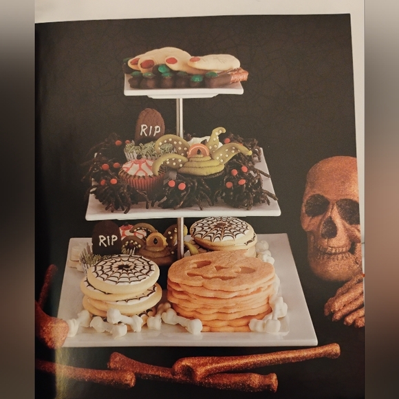 "Ghoulish Goodies"- a frightful Halloween cookbook - Picture 10 of 10